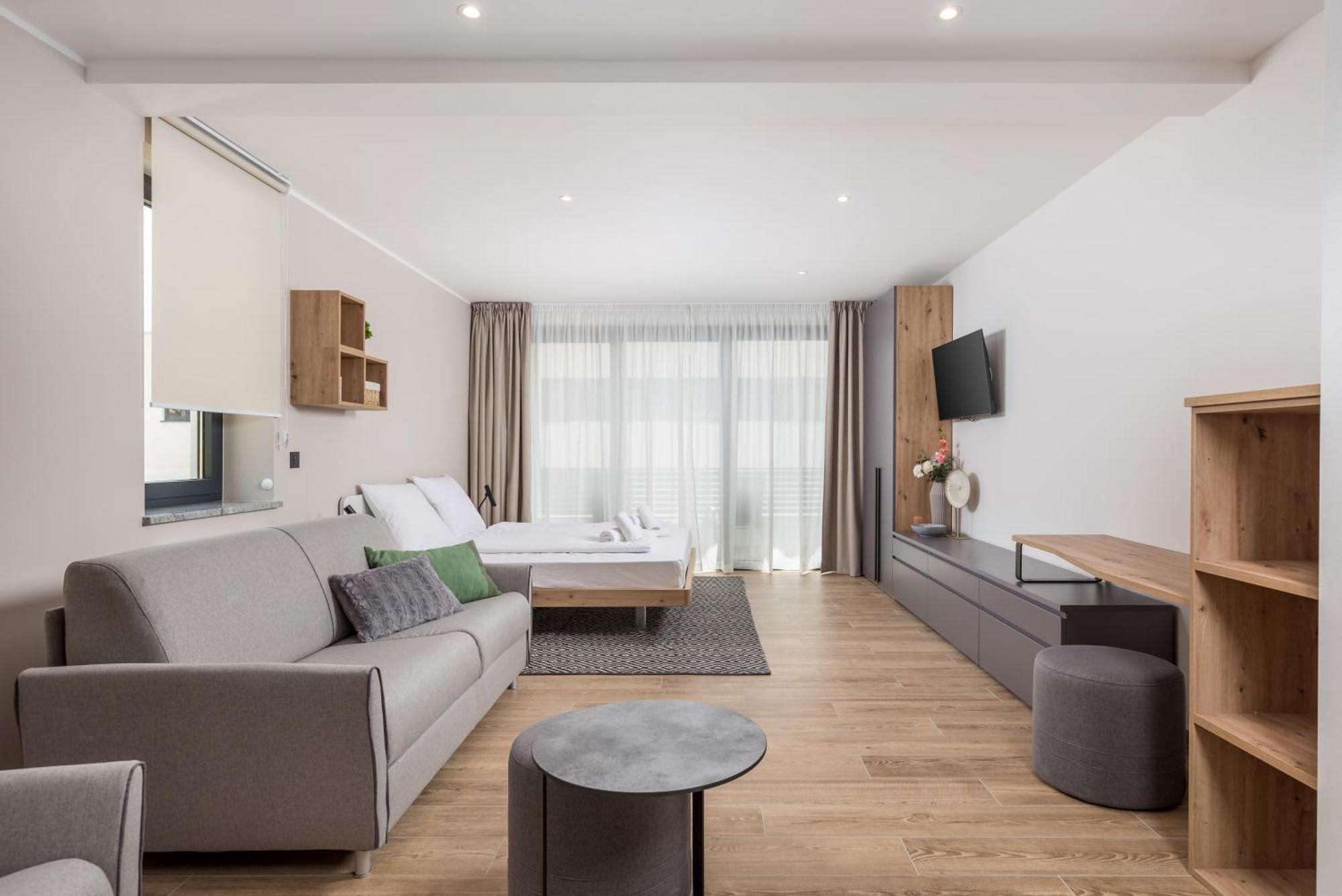 Apartma Belinda With Balcony & Private Parking *