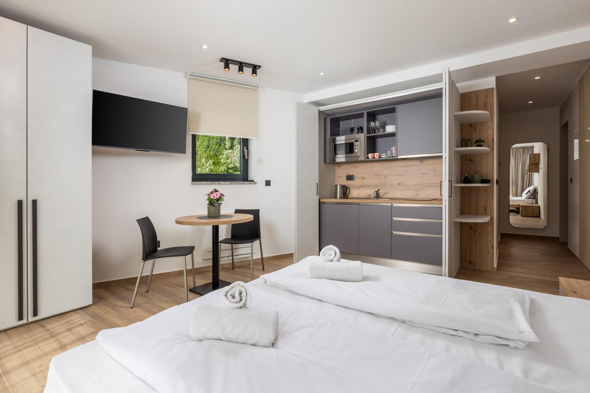 Apartma Belinda With Balcony & Private Parking