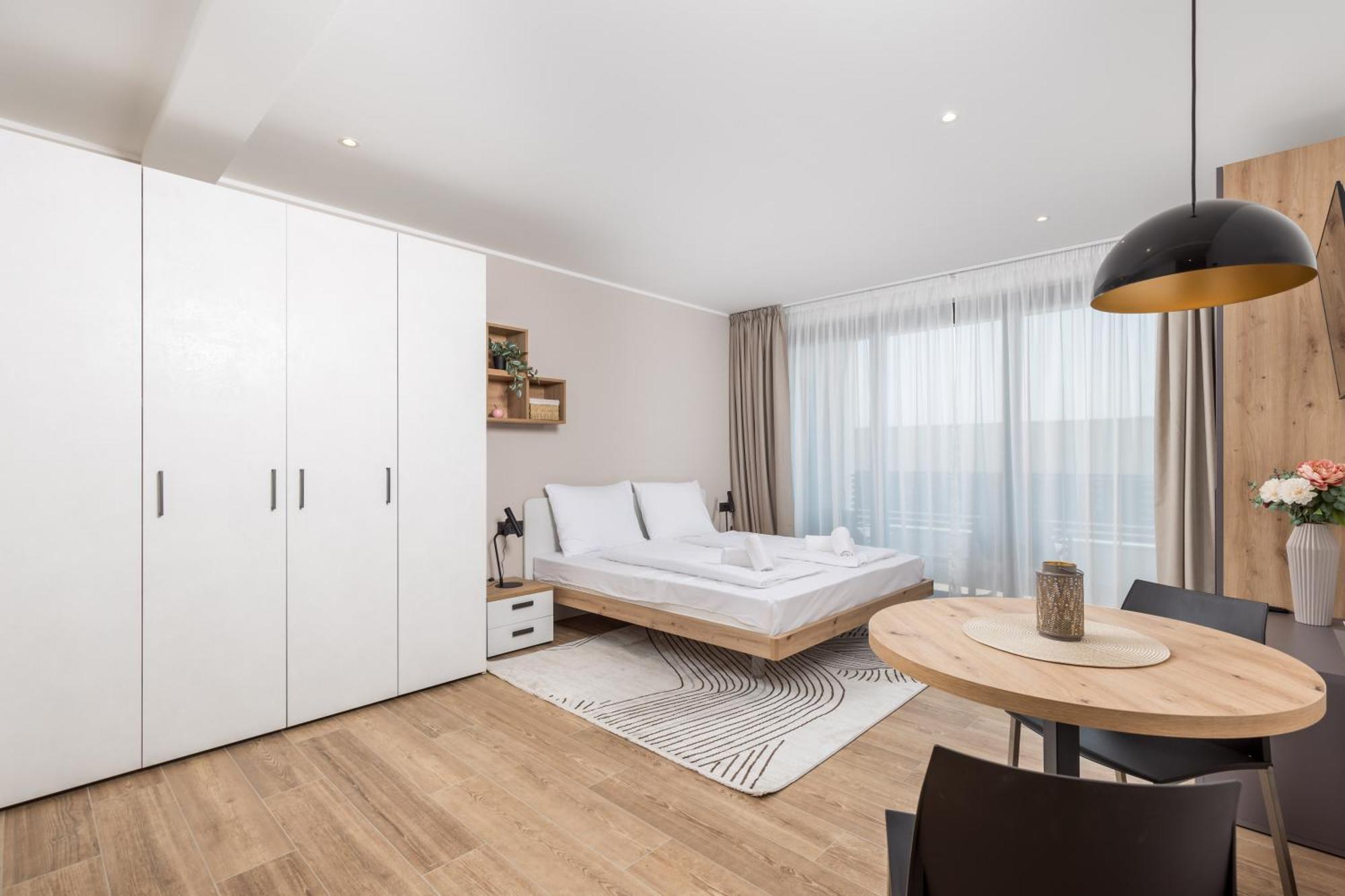 Apartma Belinda With Balcony & Private Parking