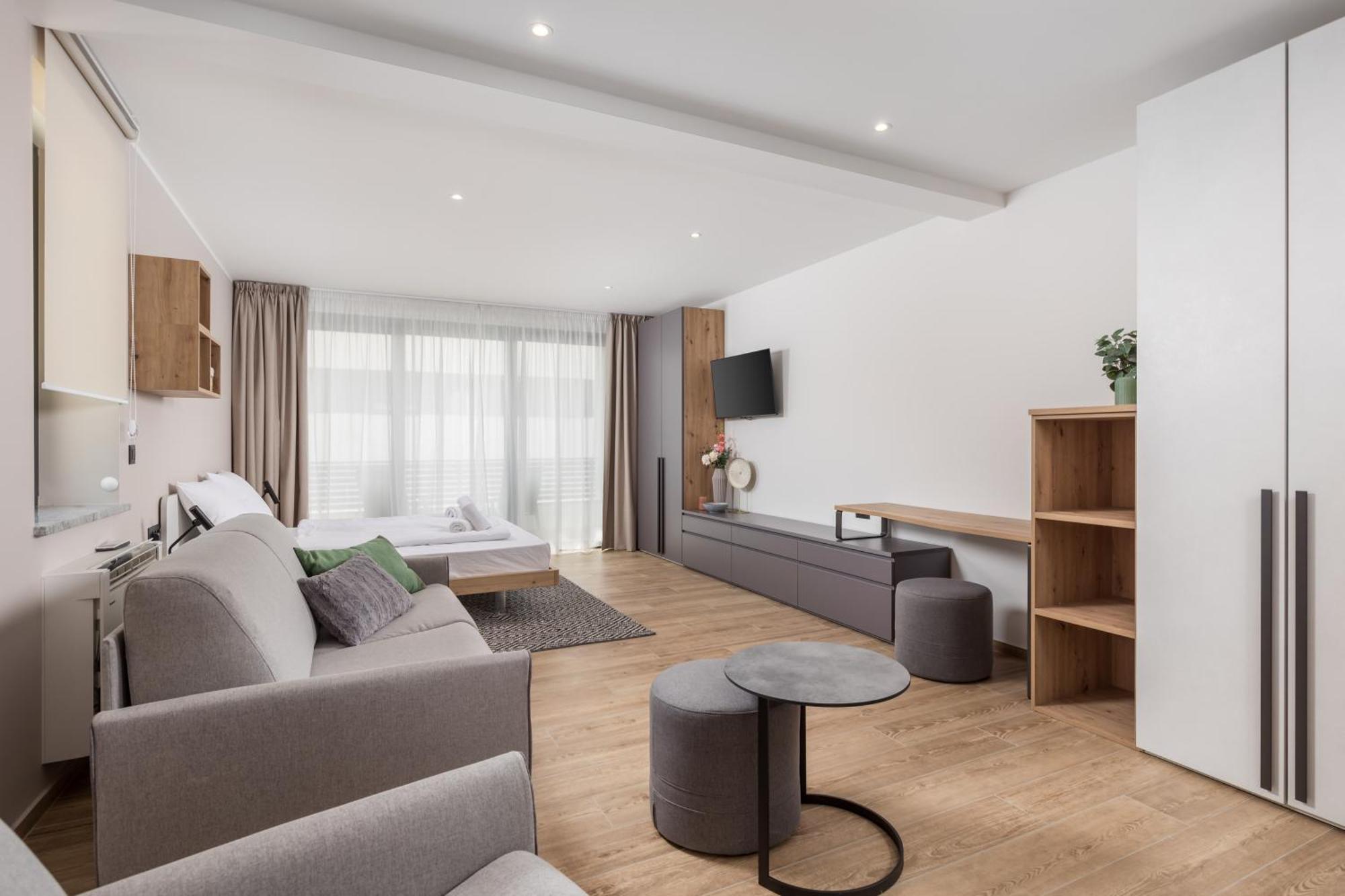 Apartman Belinda With Balcony & Private Parking *