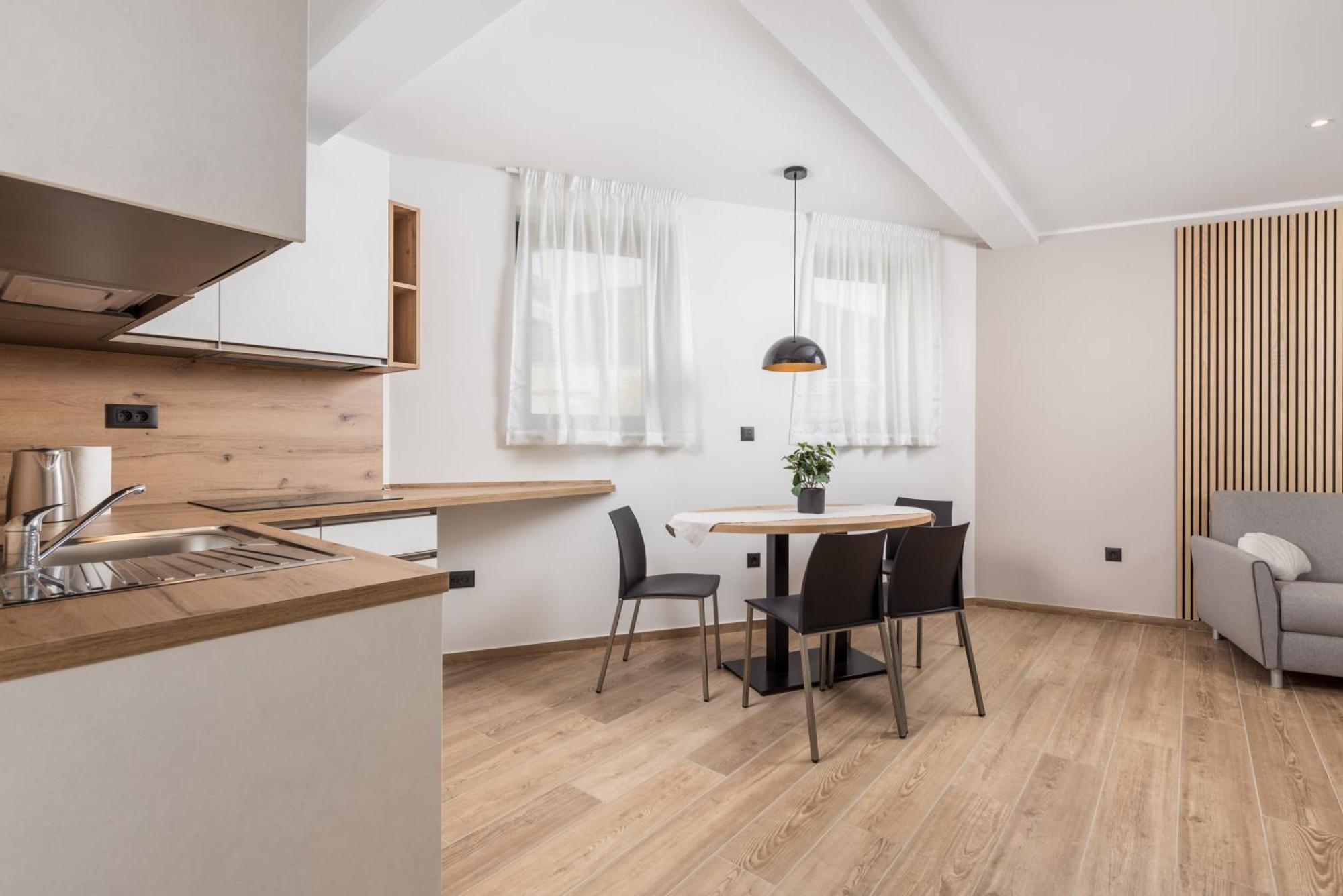 Belinda With Balcony & Private Parking Apartman Opatija