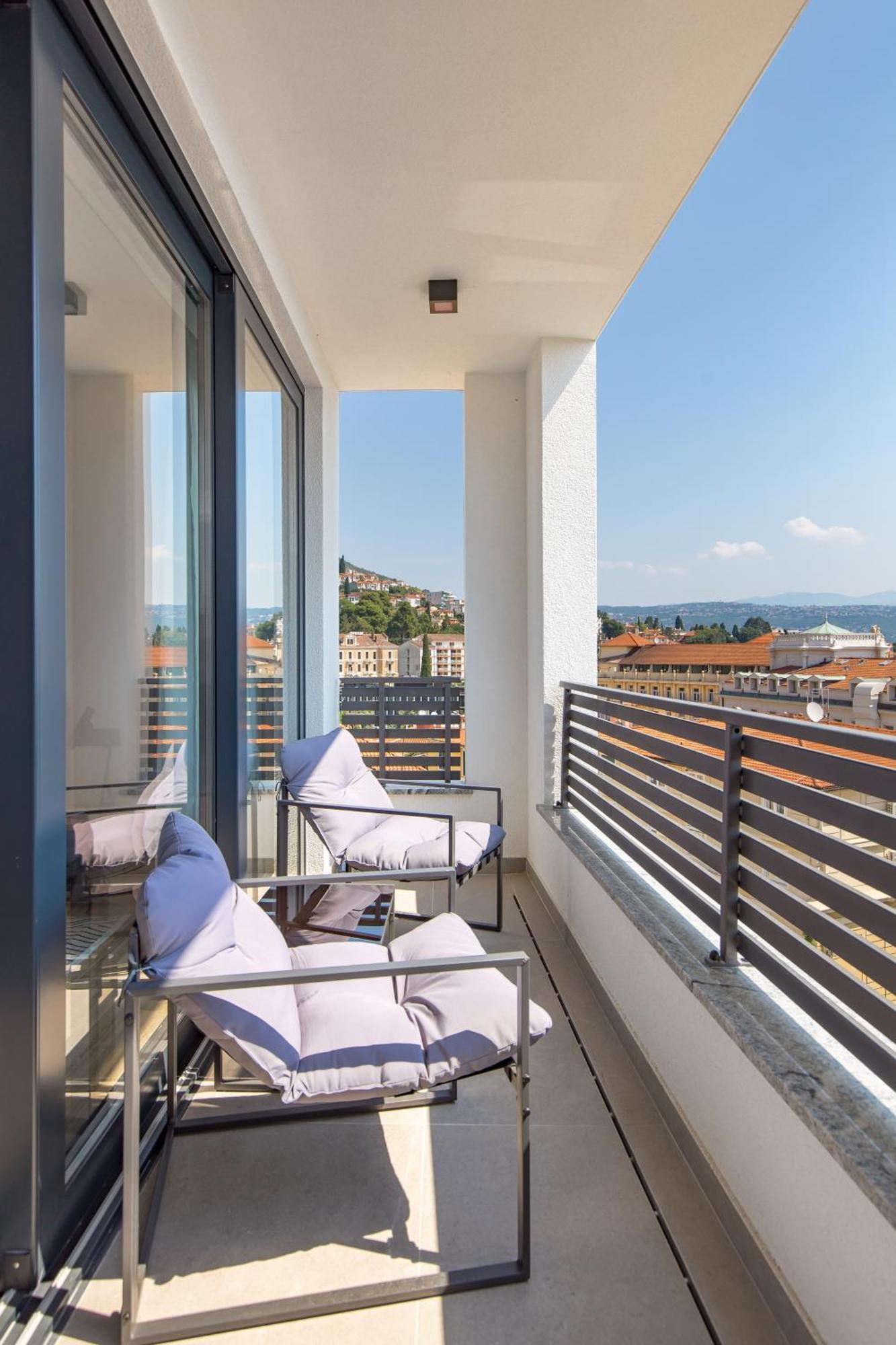Apartman Belinda With Balcony & Private Parking