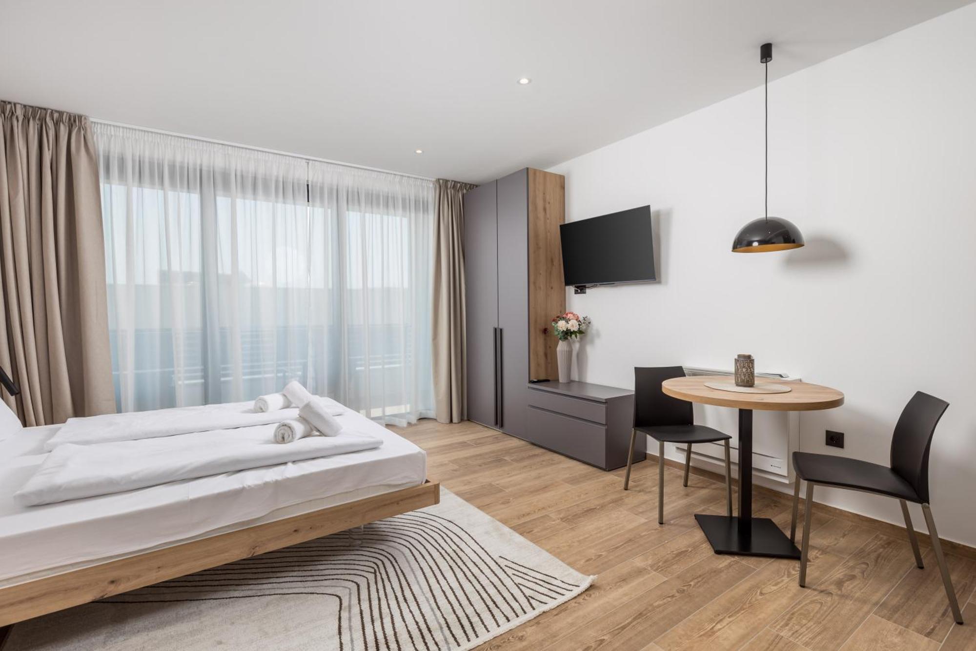 Apartman Belinda With Balcony & Private Parking