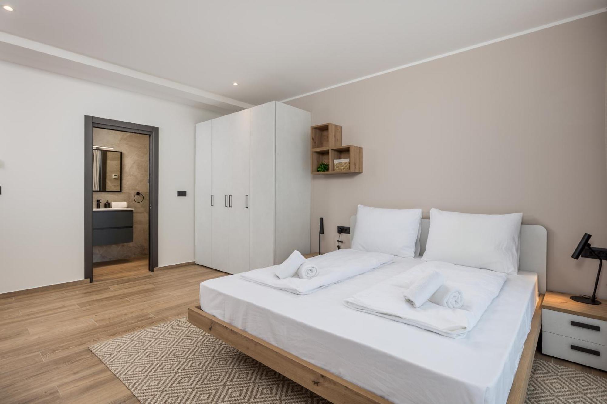 Apartman Belinda With Balcony & Private Parking *