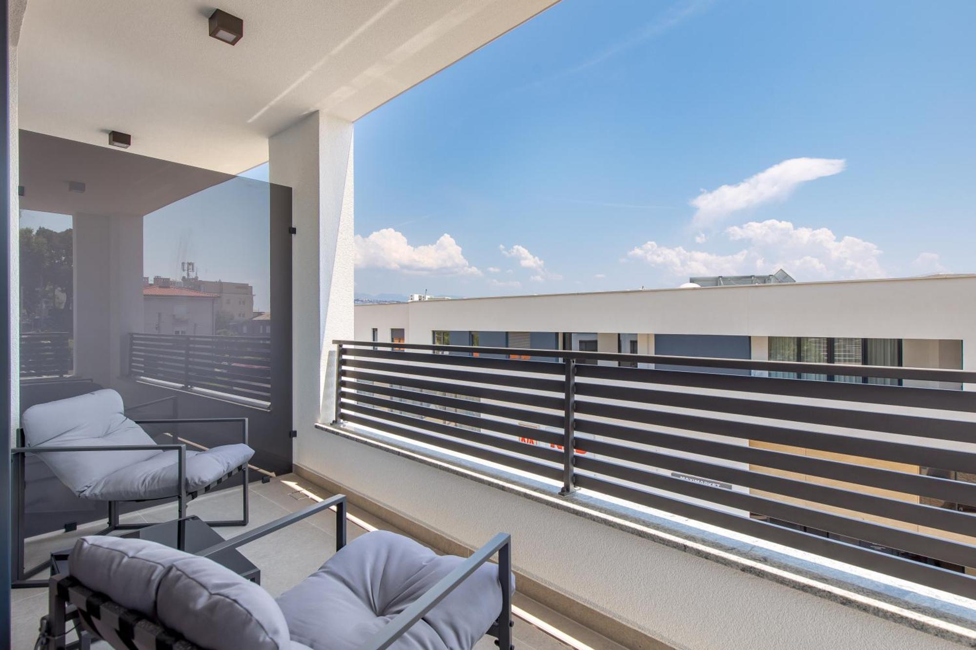Apartman Belinda With Balcony & Private Parking