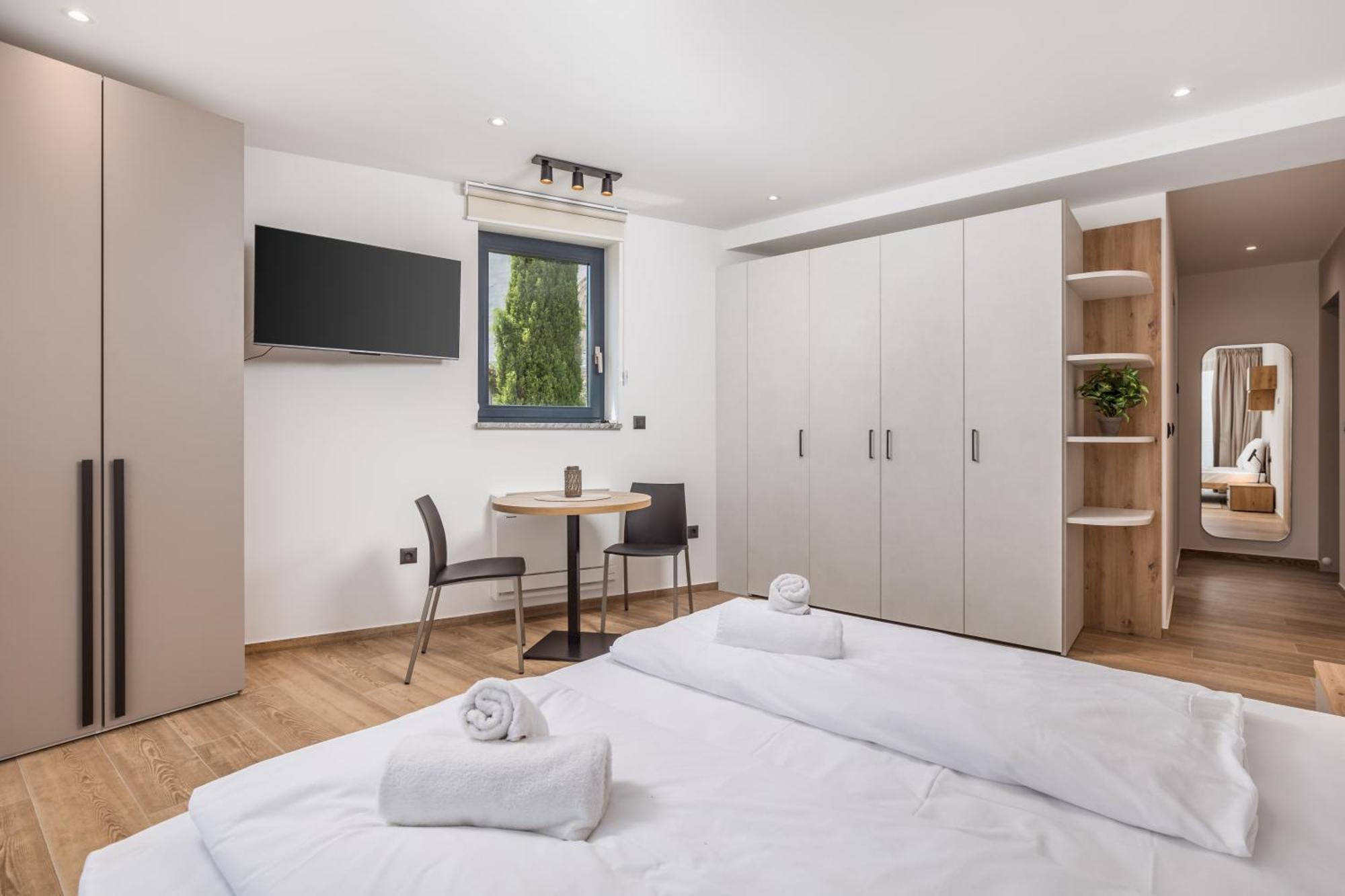 Apartman Belinda With Balcony & Private Parking
